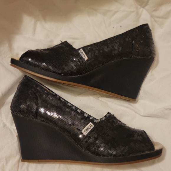 Tom's Black Sequins Wedge - Picture 8 of 10